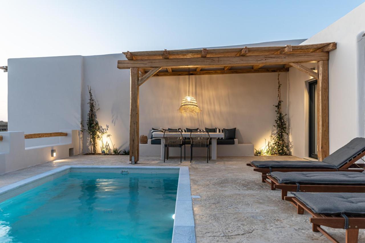 Golden With Private Pool