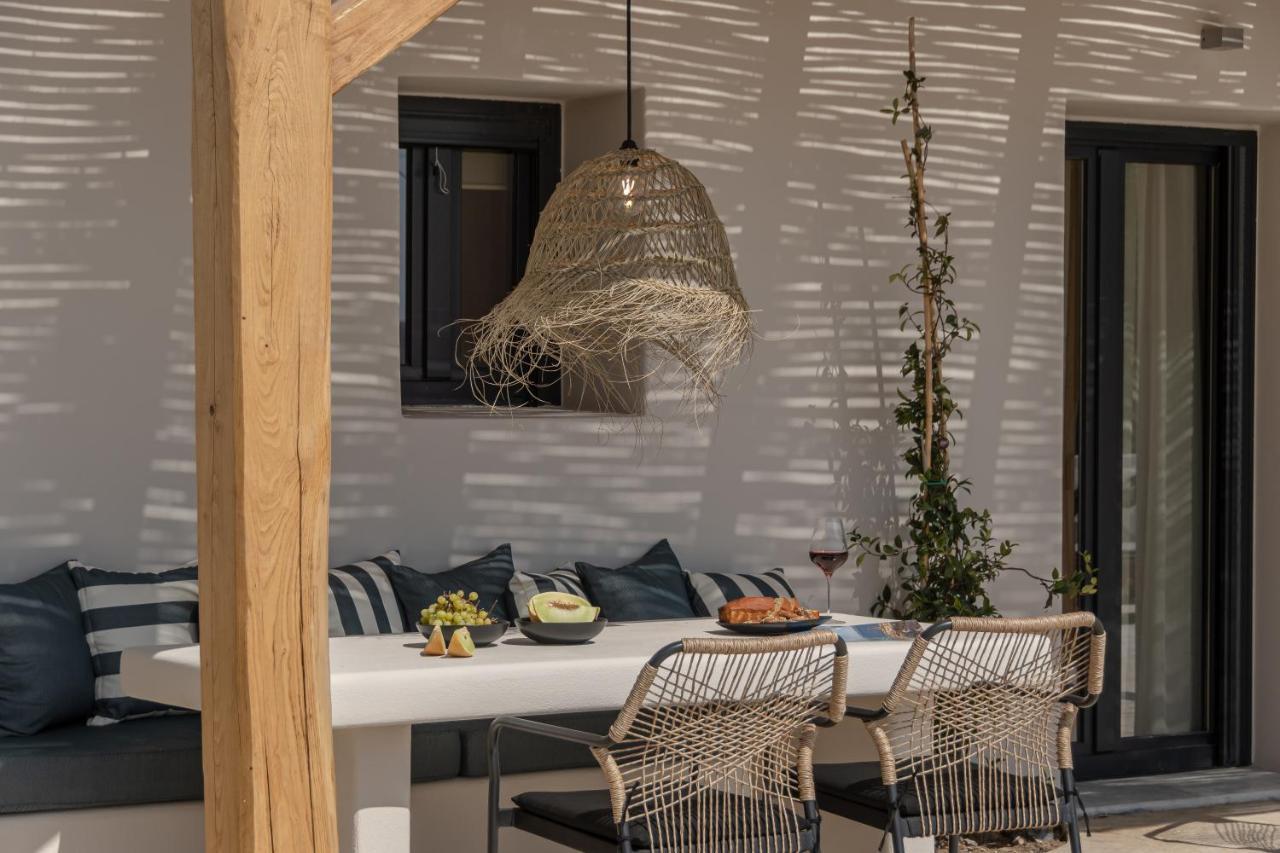 Golden With Private Pool Villa *