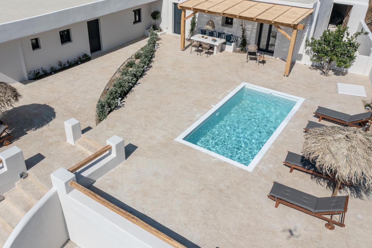 Golden With Private Pool * Vivlos